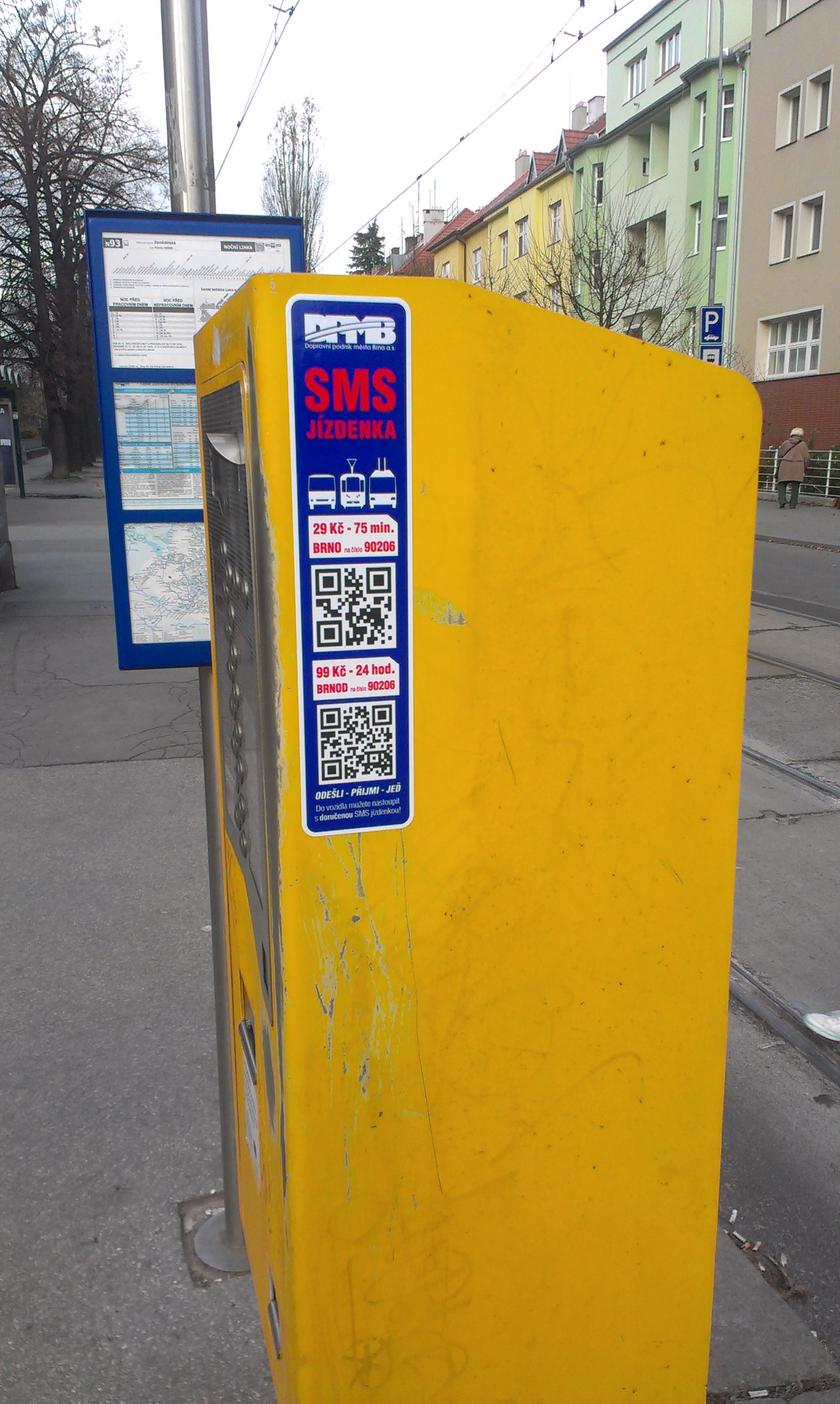 QR kod SMS jízdenky na nákupním automatu
